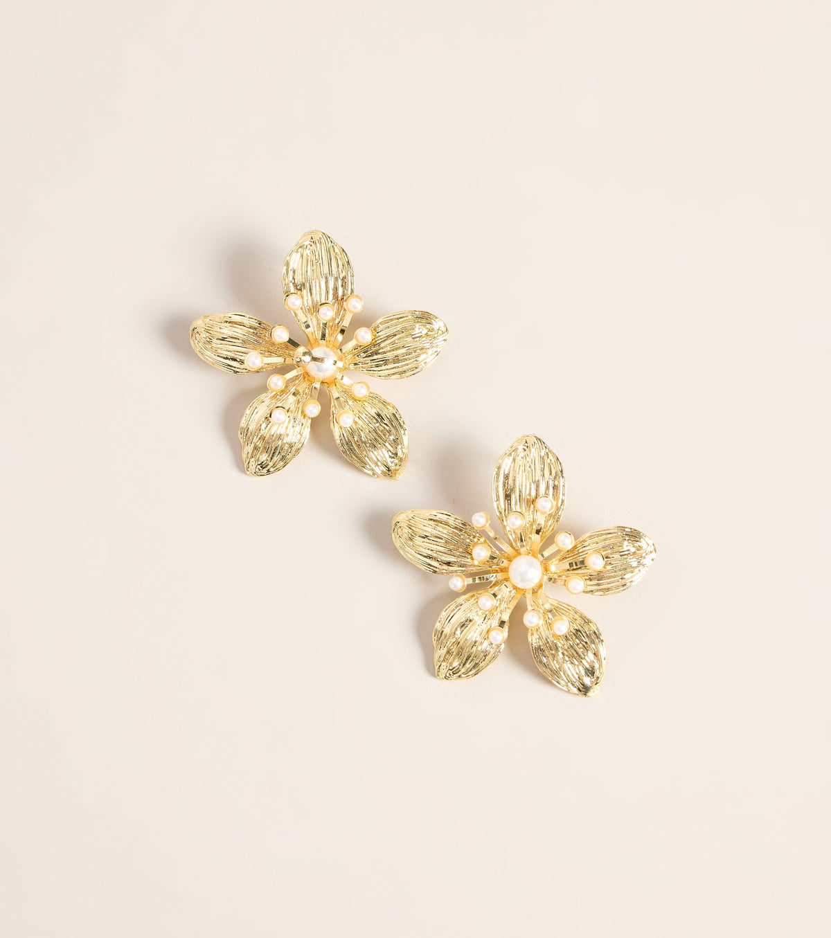 Bloom Theory Pearl Flower Earrings