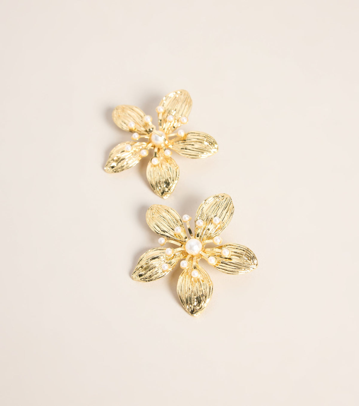 Bloom Theory Pearl Flower Earrings