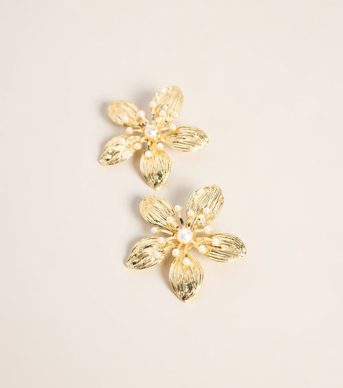 Bloom Theory Pearl Flower Earrings