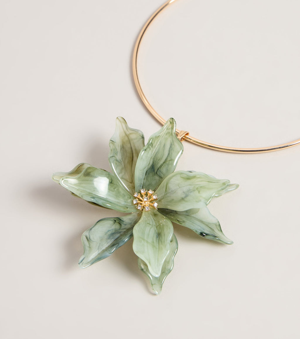 Blooming Beauty Resin Flower Collar Necklace